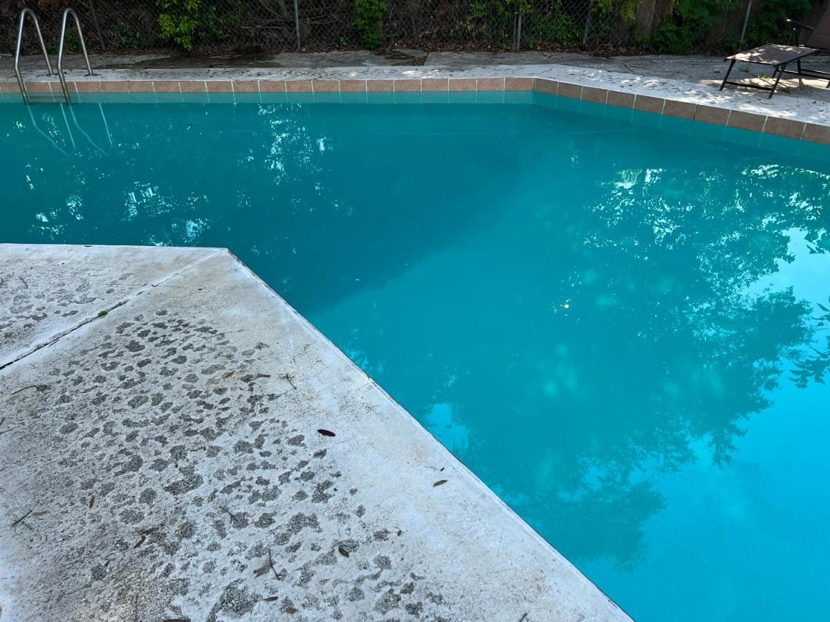 Pool Home Sleeps 6 With Large Fenced Yard Jacksonville Exterior photo